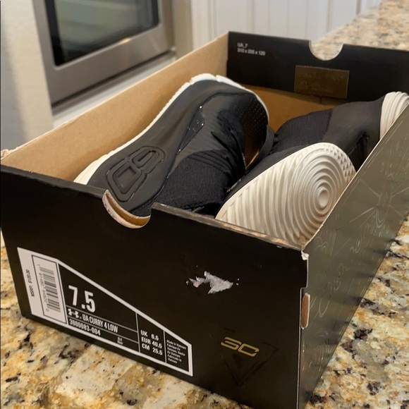 Under Armour Curry 4 Low Black Size 7.5 Shoes
